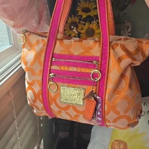 Coach Poppy Op Art Nwot Vibrant Orange Tote with Pink Highlights NWOT - Picture 3 of 17
